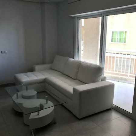 Modern Beach Apartment 또레비에하 외부 사진