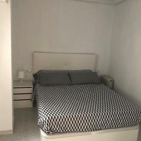 Modern Beach Apartment 또레비에하 외부 사진