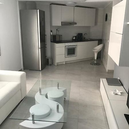 Modern Beach Apartment 또레비에하 외부 사진