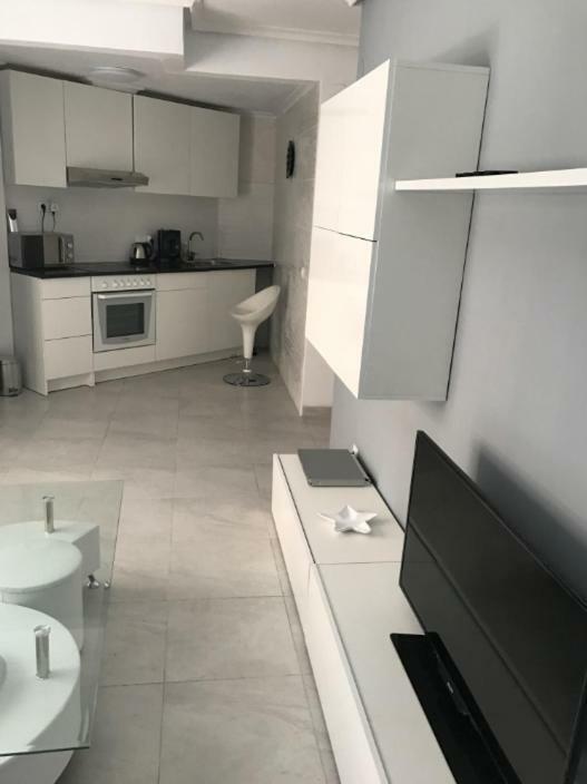 Modern Beach Apartment 또레비에하 외부 사진