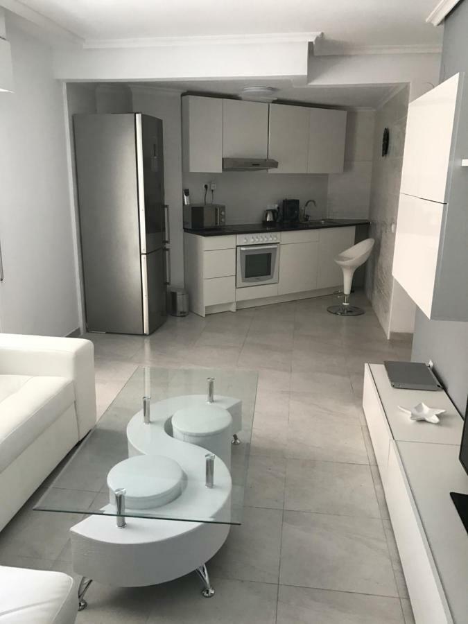 Modern Beach Apartment 또레비에하 외부 사진